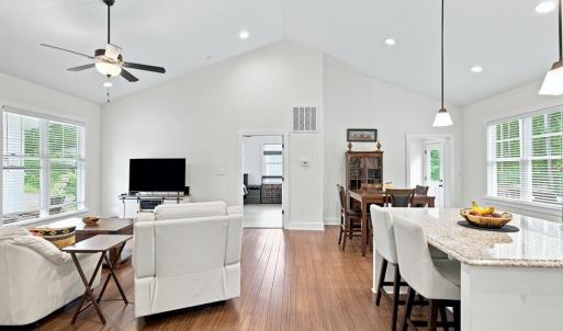 Photo #12 of 302 Thomas Circle, Farmville, VA 0.5 acres