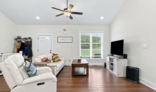 Photo #13 of 302 Thomas Circle, Farmville, VA 0.5 acres