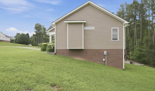Photo #32 of 302 Thomas Circle, Farmville, VA 0.5 acres