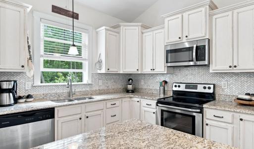 Photo #4 of 302 Thomas Circle, Farmville, VA 0.5 acres