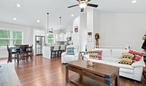 Photo #6 of 302 Thomas Circle, Farmville, VA 0.5 acres