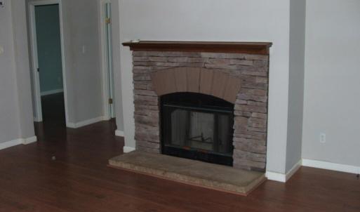 Living room with gas-log fireplace