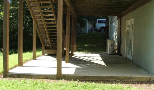 Entrance to walk-out basement