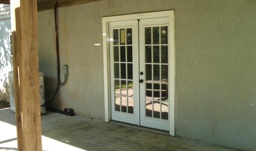 Entrance to walk-out basement
