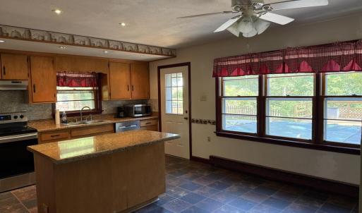 Photo #3 of 802 Bizzarre, Farmville, VA 0.7 acres
