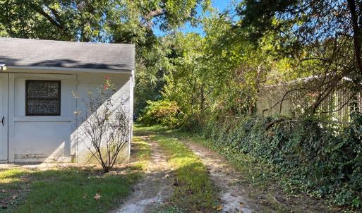 Photo #4 of 6601 Wentworth St, Chesterfield, VA 0.5 acres