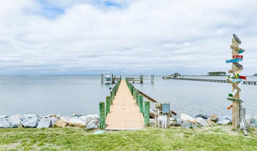 Dock