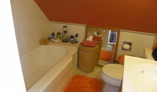 ensuite bath attached to bedroom 3