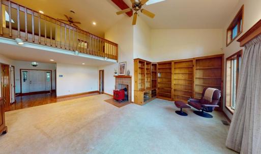 Library alcove attached to greenroom