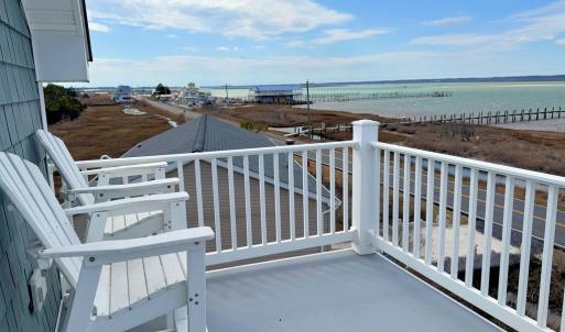 Owner's suite deck