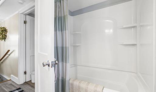 2nd floor Bath
