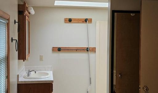 UPPER FULL BATH-1