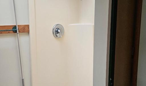 UPPER FULL BATH-2