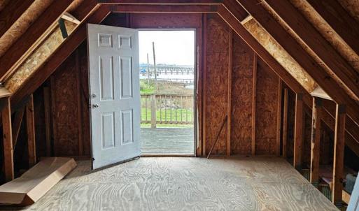 UPPER BOATHOUSE