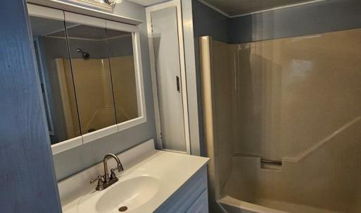 LOWER FULL BATHROOM-1