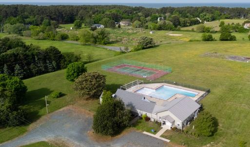 Community pool & tennis
