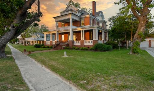 Photo #5 of 306 BAY AVE, CAPE CHARLES, VA 0.5 acres