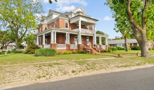 Photo #6 of 306 BAY AVE, CAPE CHARLES, VA 0.5 acres