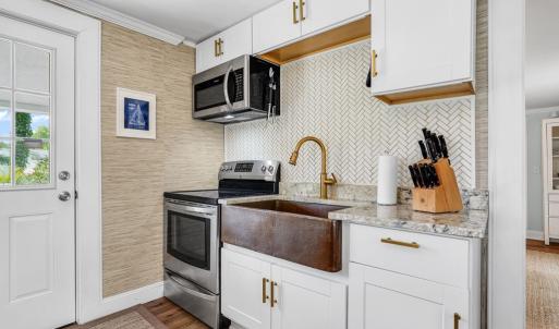 Kitchen, Complete with granite counter tops and farmhouse sink