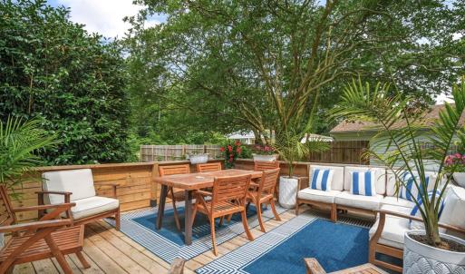 Side Deck, Oversize deck perfect for entertaining