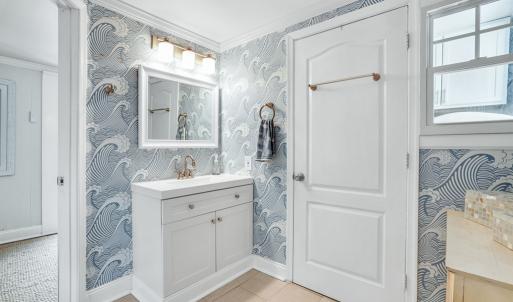 Bathroom, Check out the wall coverings!
