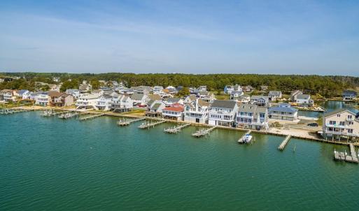 Captain's Cove sits on the Chincoteague Bay!
