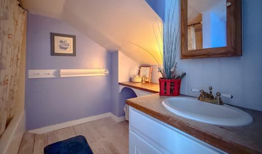 Upstairs Floor Bathroom 4