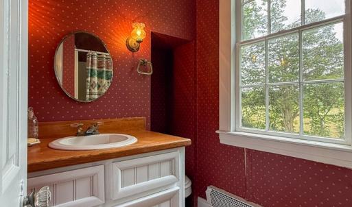 3rd Floor Bathroom 5