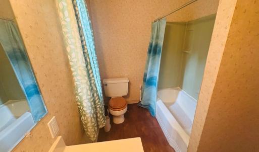 2nd Floor Bath
