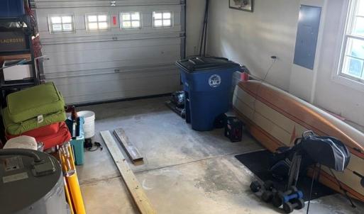 Garage side 1