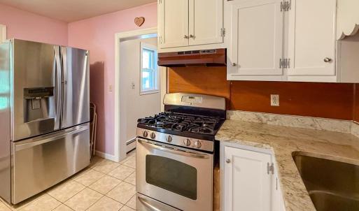 Eat-in Kitchen