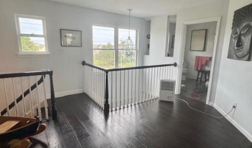 Upper level lounge.