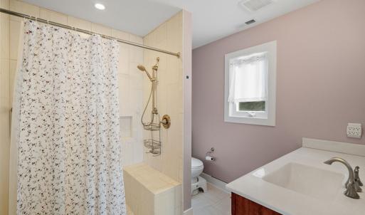 Second floor bath (2)