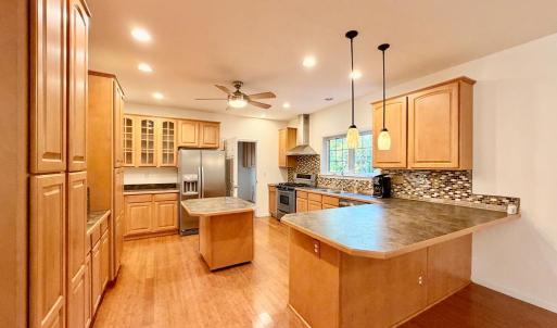 Kitchen, So much storage