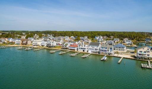 Captain's Cove sits on the pristine Chincoteague B