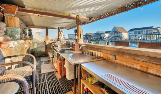 Summer Kitchen with Crab Cookers!