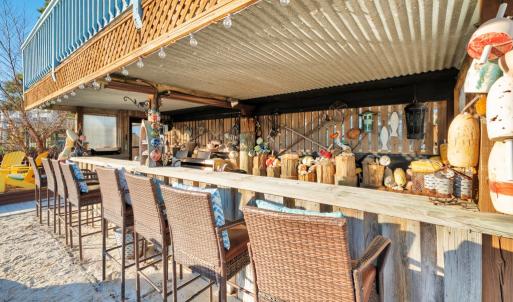 Full Outdoor Bar and Summer Kitchen!