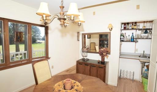 Diningroom with wet bar