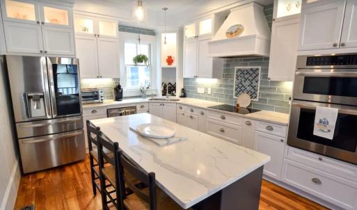 Gourmet Eat in Kitchen