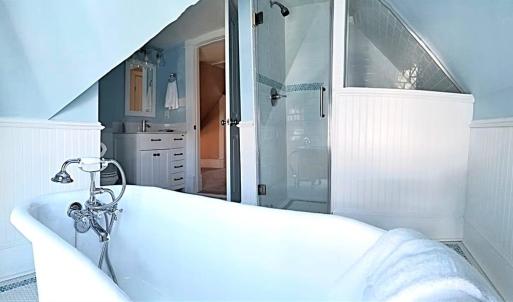 Third Floor Full Bathroom
