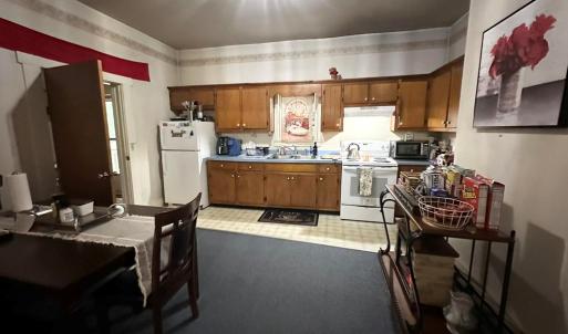 Apt B kitchen dinning