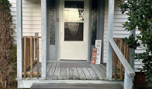 Apt A entrance