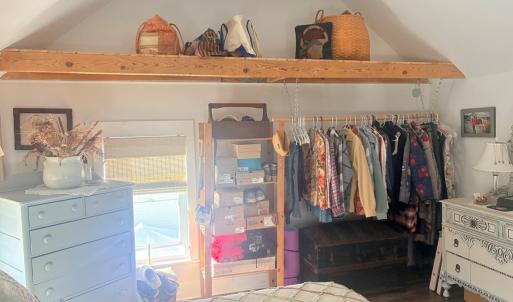 Vaulted Ceiling/Storage