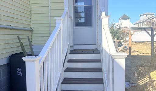 Side-Stairs to Mudroom
