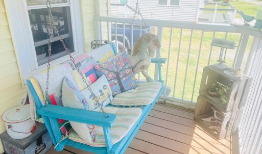 Front Porch/Swing
