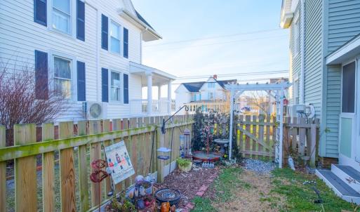 Photo #4 of 3874 MAIN ST, CHINCOTEAGUE, VA 0.1 acres