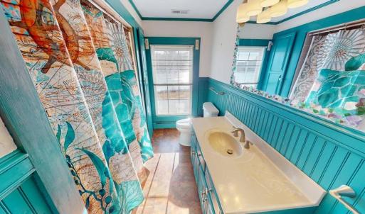 2nd floor full bath.