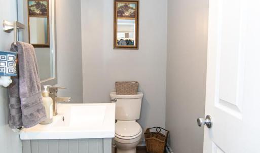 1/2 Bath off the Kitchen & UR