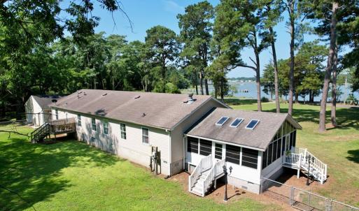 26x28 (approx.) sunroom