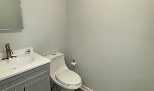 1/2 bath off kitchen